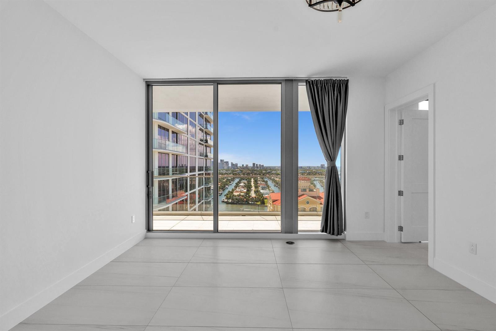 151 N Seabreeze Boulevard # 1902