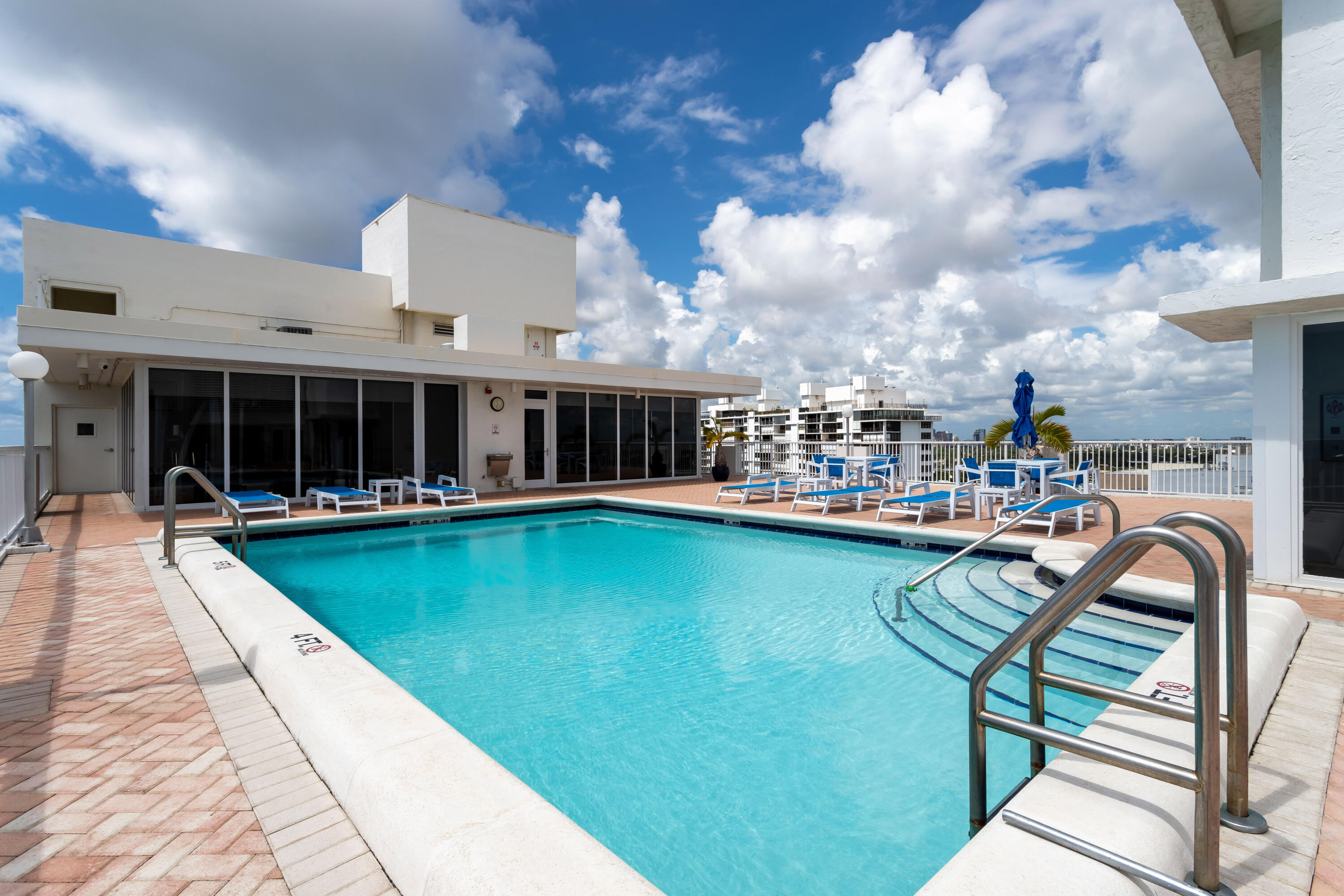 2800 E Sunrise Boulevard 4c