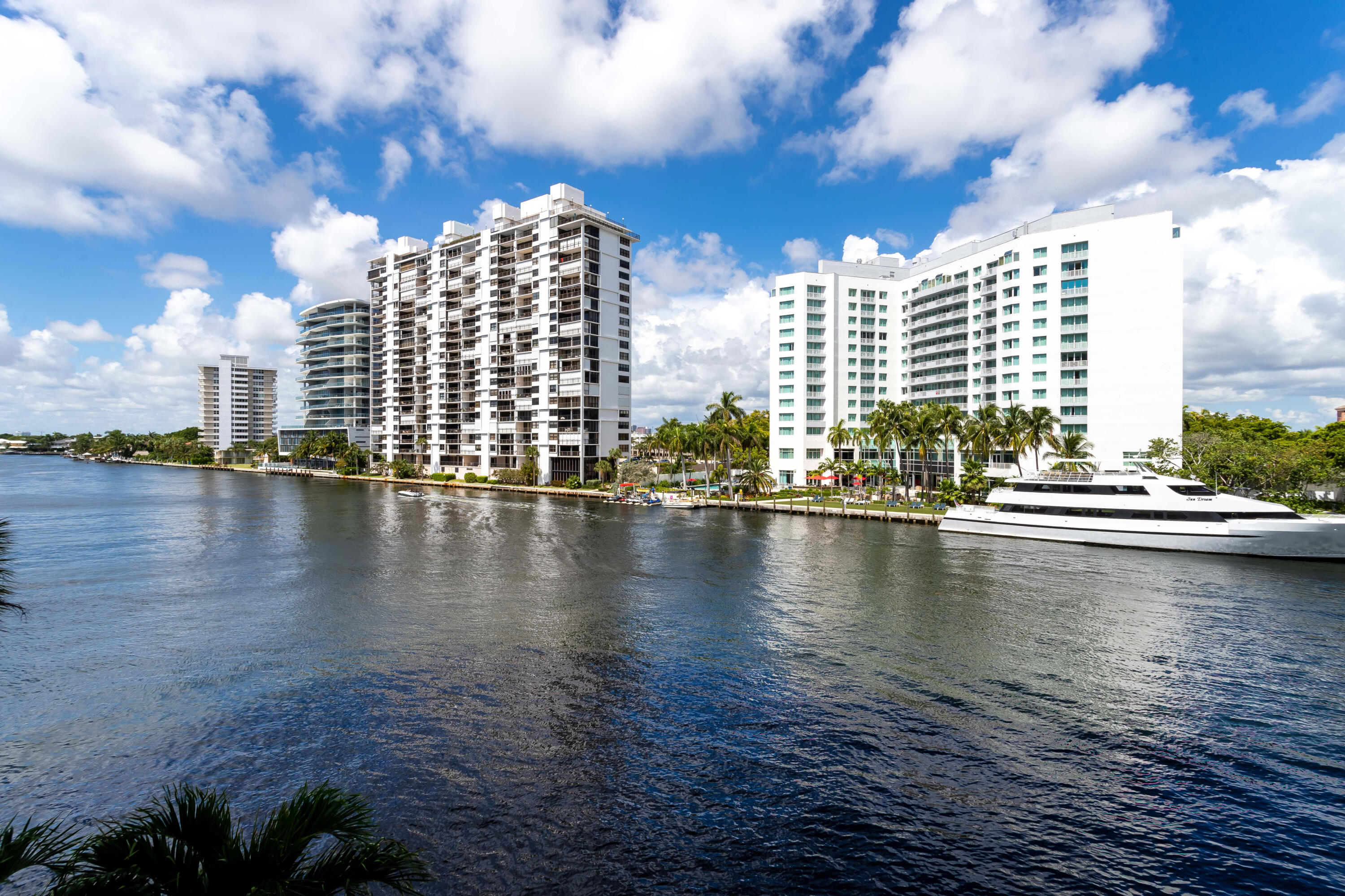 2800 E Sunrise Boulevard 4c