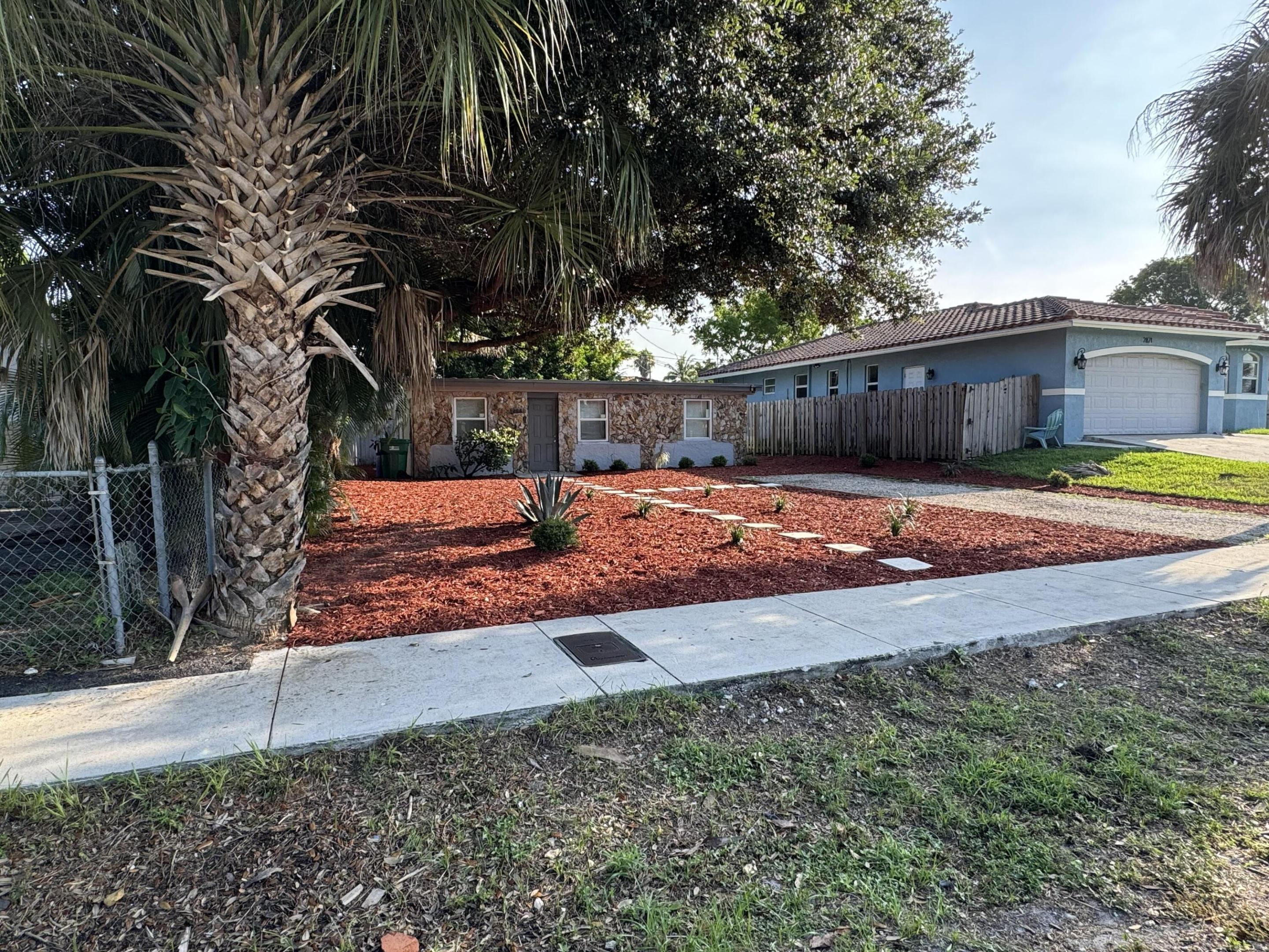 2881 NW 11th Place