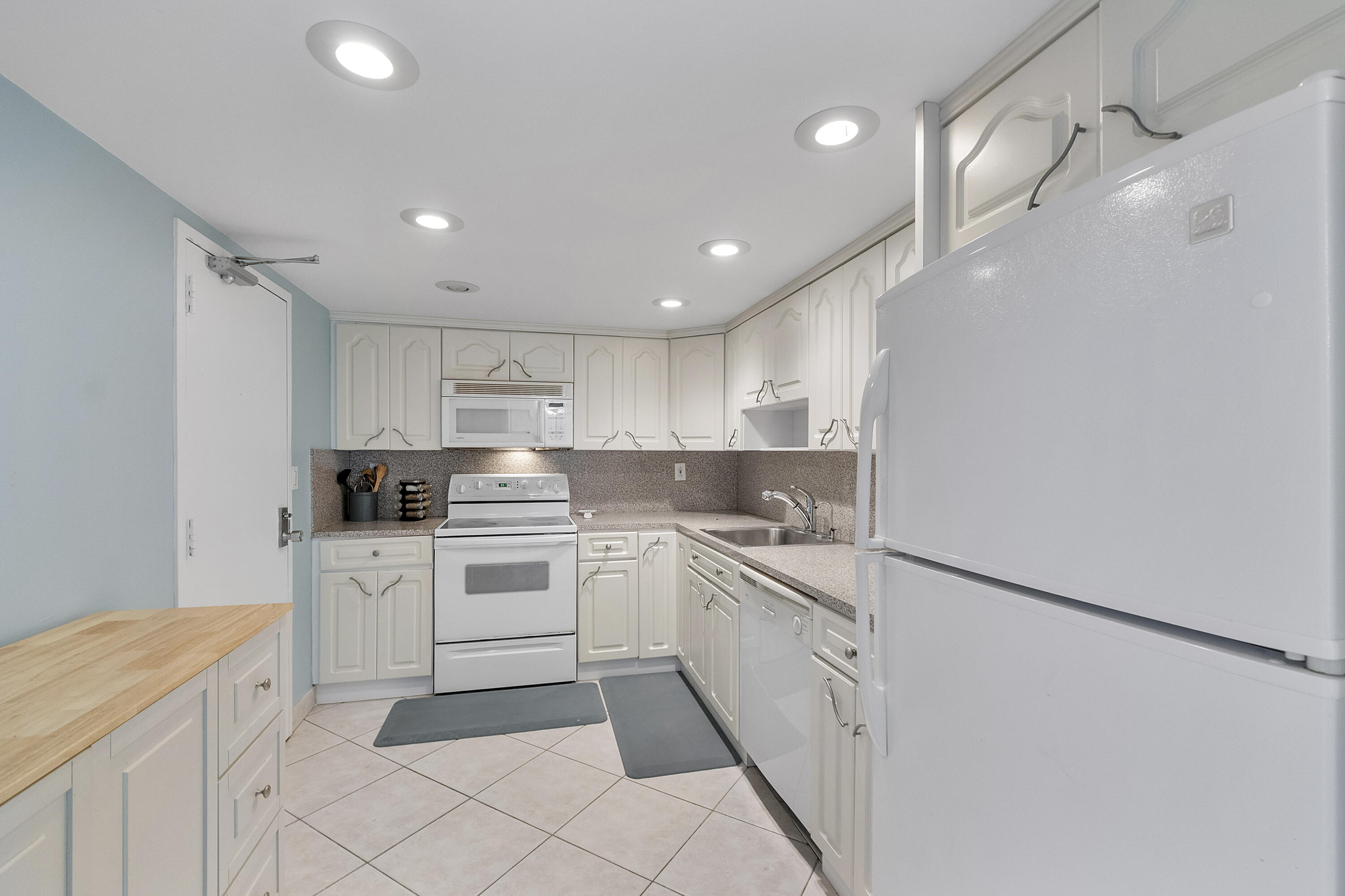 10777 W Sample Road 918