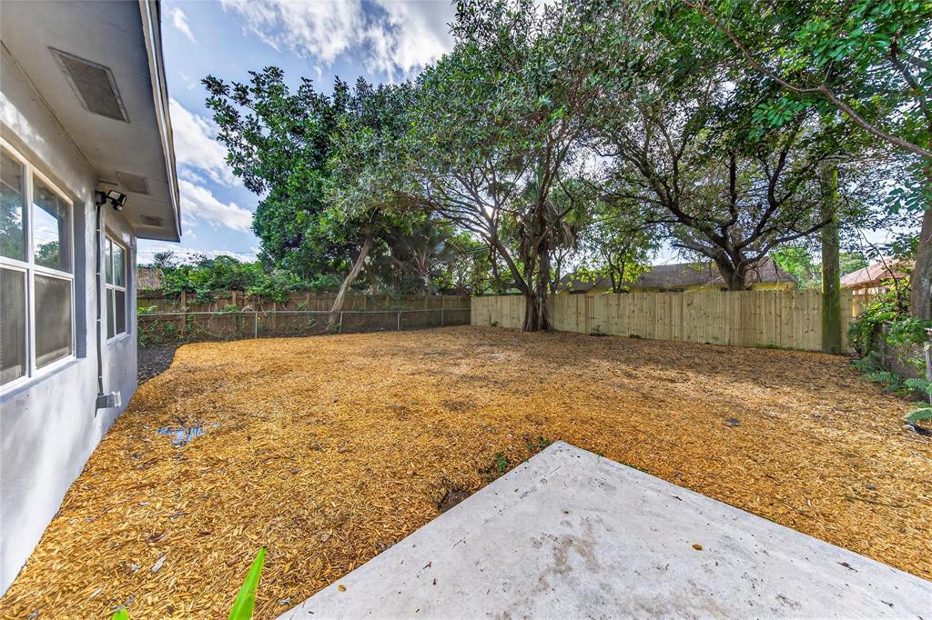 1541 NW 7th Terrace