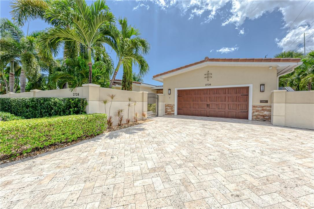 2726 NE 25TH Place