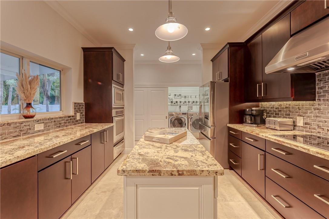 2726 NE 25TH Place