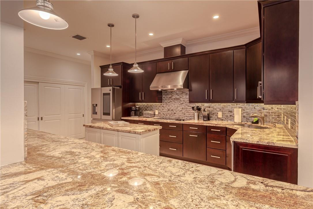 2726 NE 25TH Place