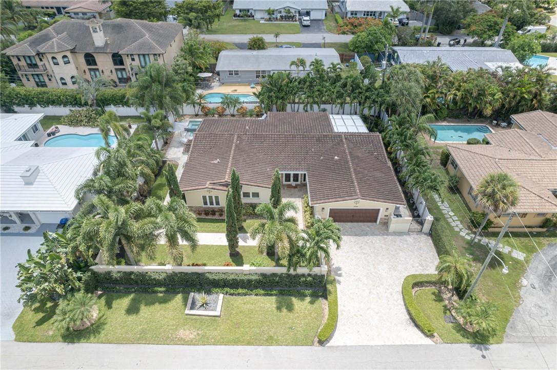 2726 NE 25TH Place