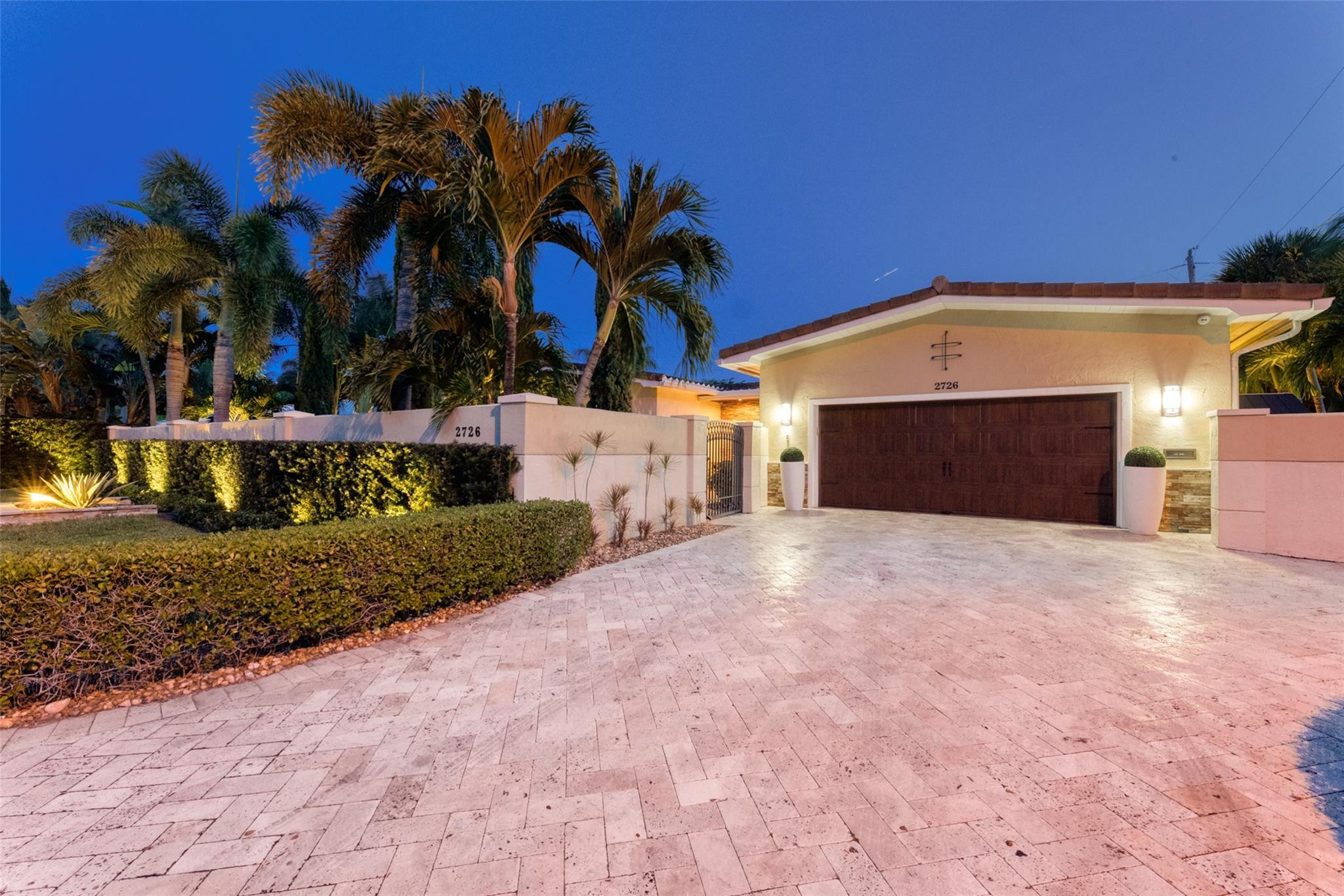2726 NE 25TH Place