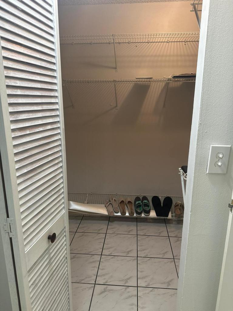1000 Parkview Drive 102