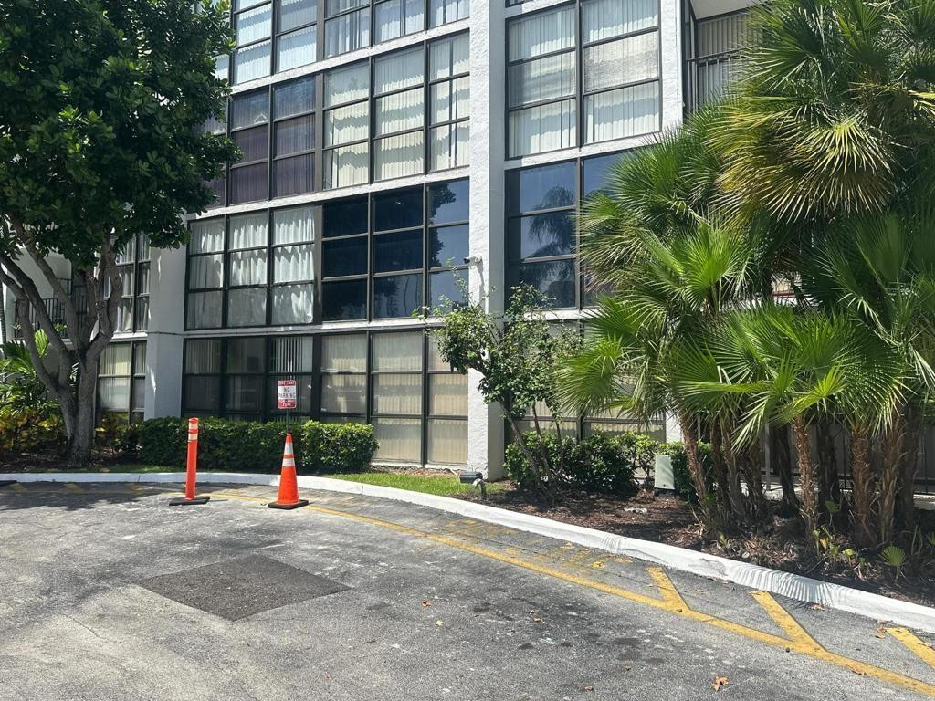 1000 Parkview Drive 102