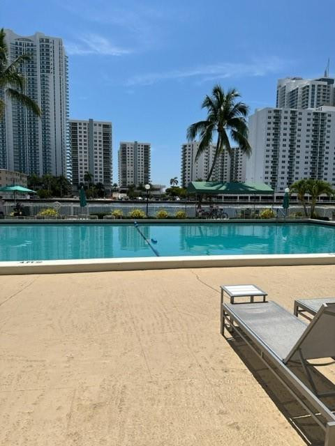 1000 Parkview Drive 102