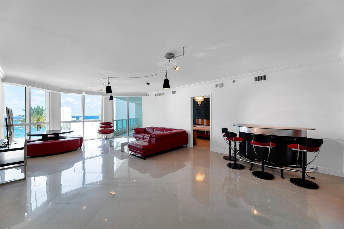 101 S Beach Blvd 902