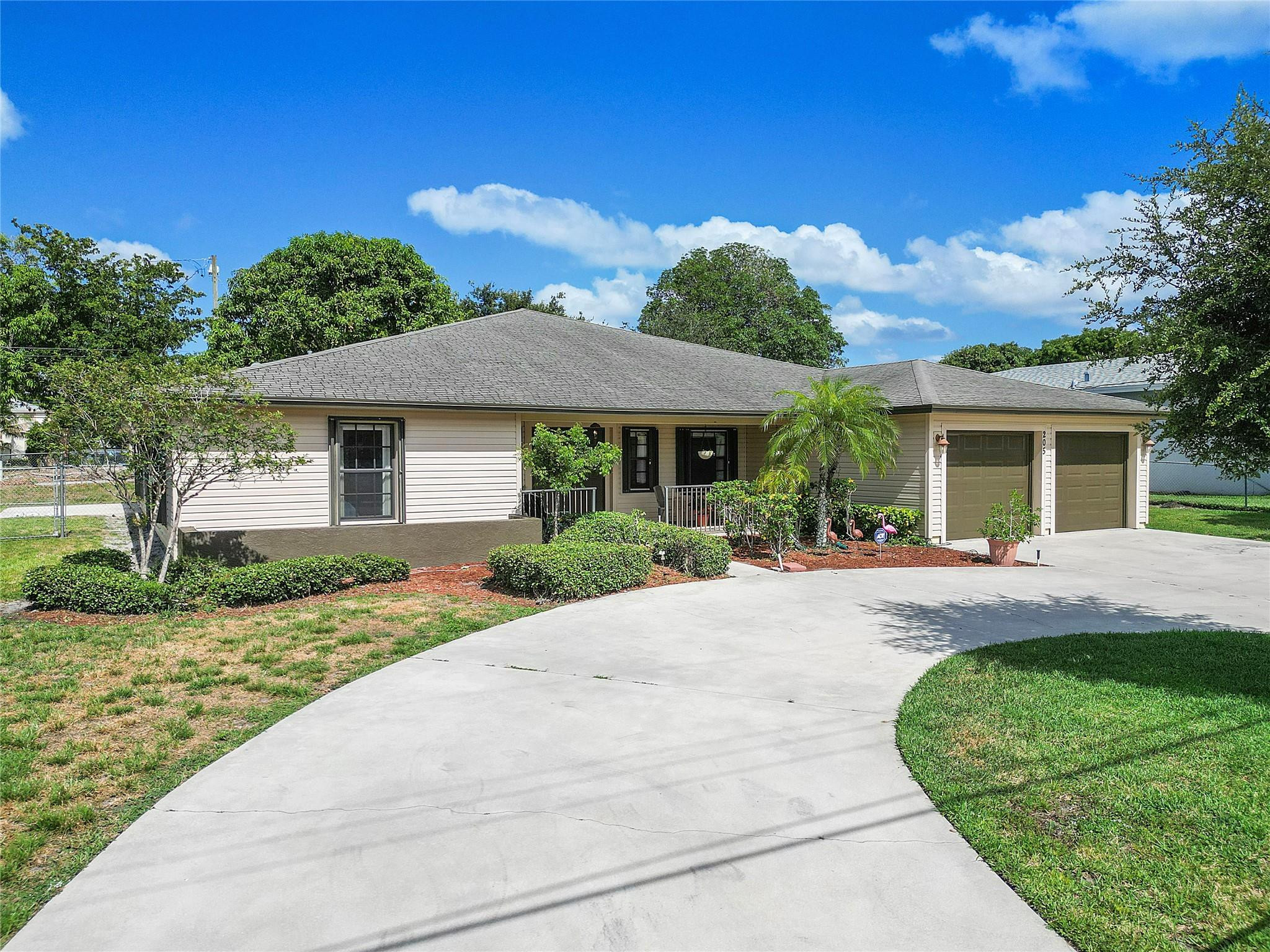 205 SW 6th Ave