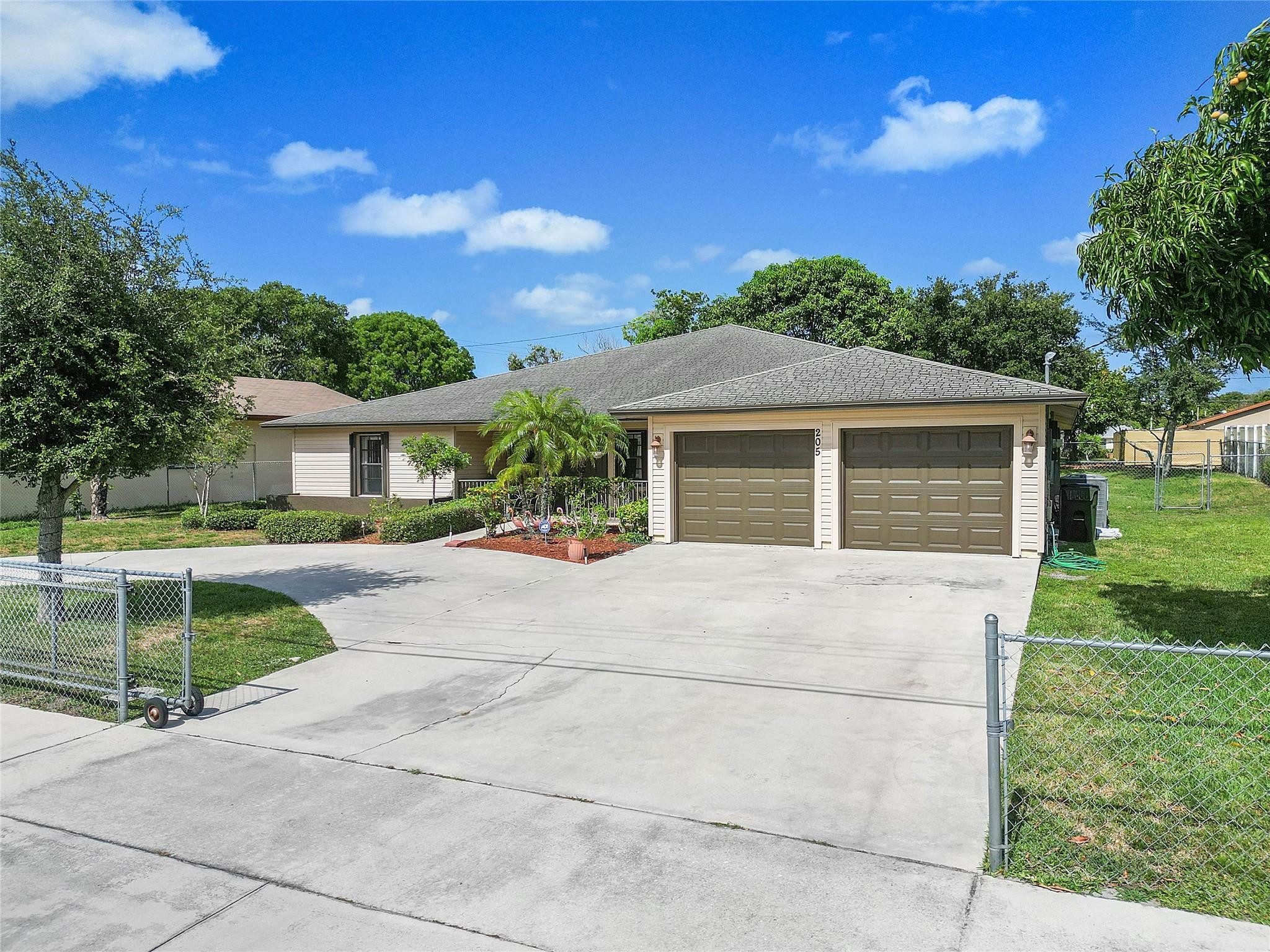 205 SW 6th Ave
