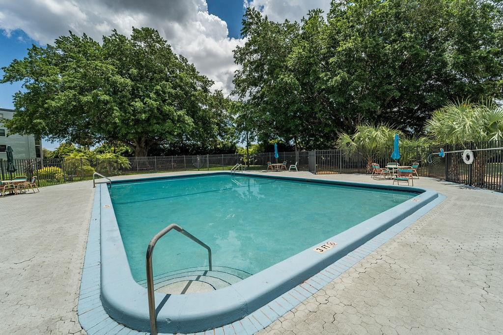 9370 SW 8th Street 421