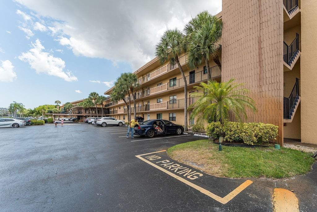 9370 SW 8th Street 421