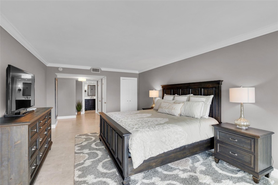 2100 S Ocean Lane 1103