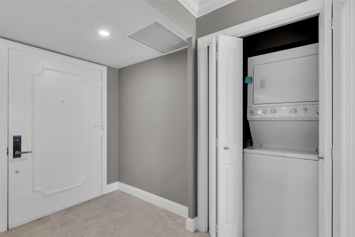 2100 S Ocean Lane 1103