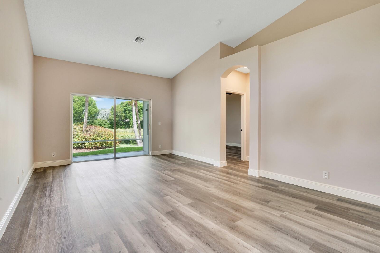 15473 Lake Gardenia Pl 15473