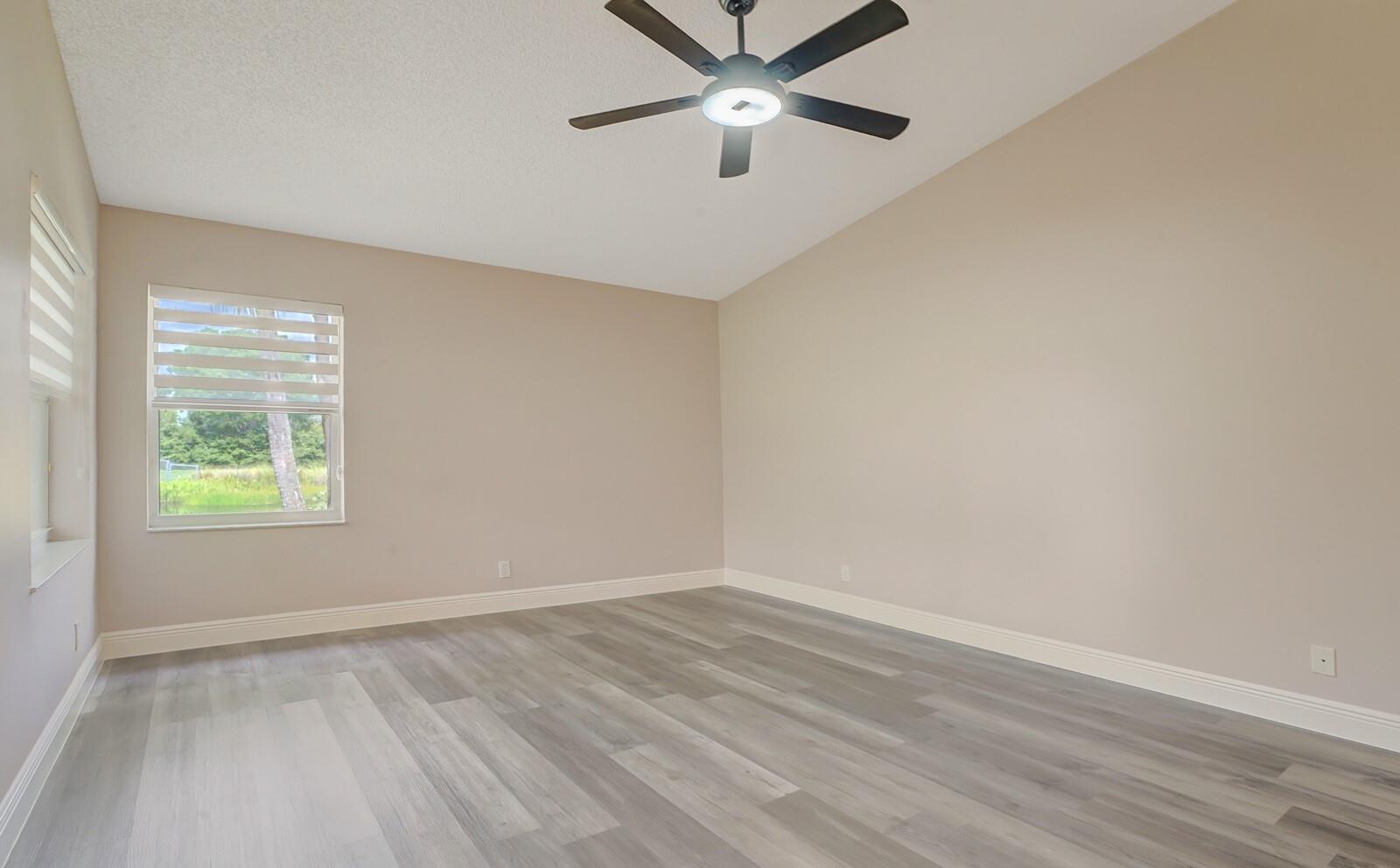 15473 Lake Gardenia Pl 15473