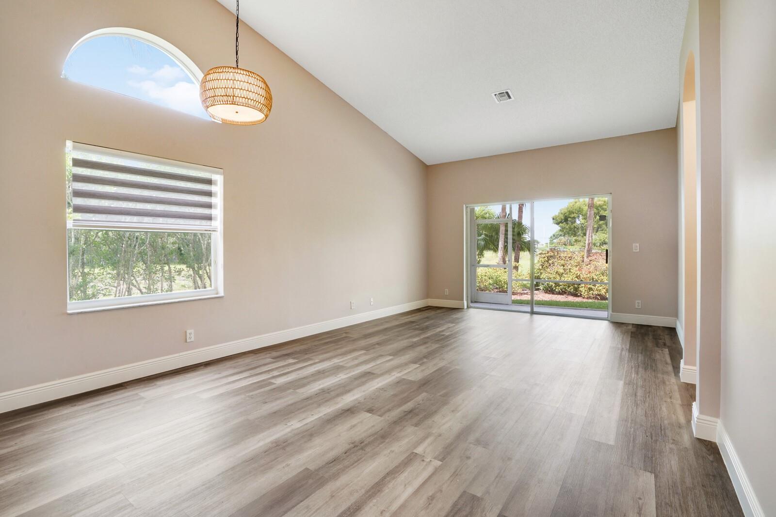 15473 Lake Gardenia Pl 15473