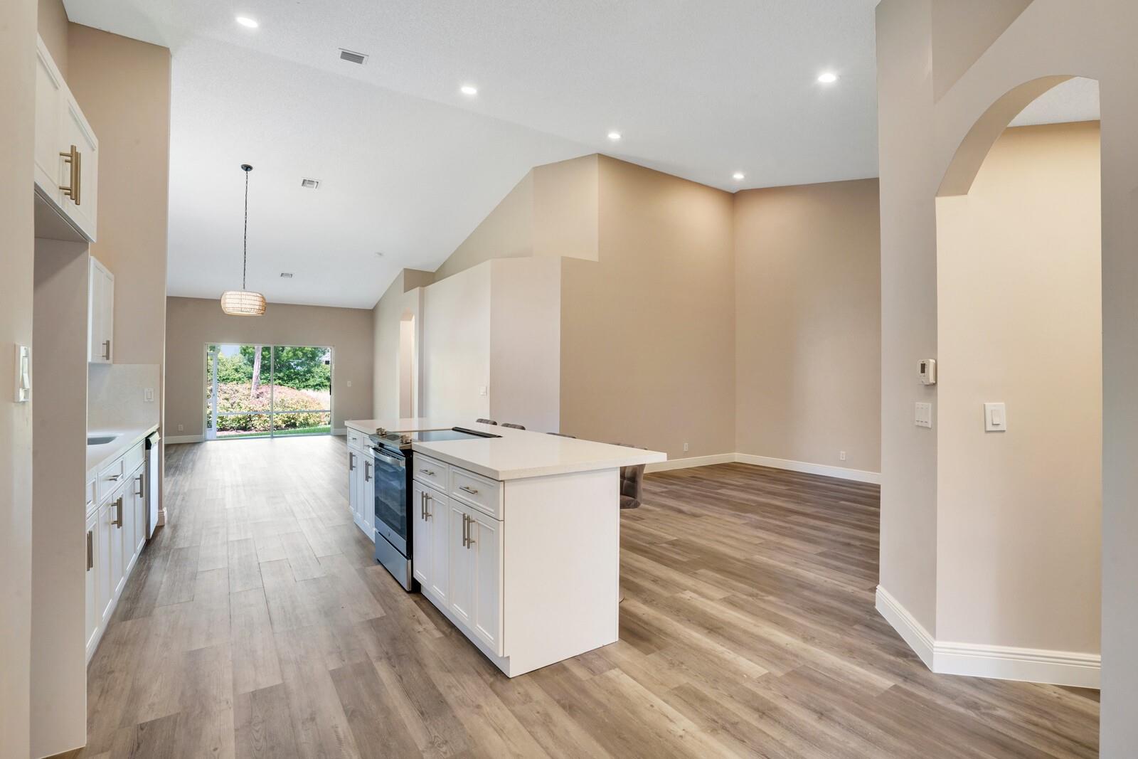 15473 Lake Gardenia Pl 15473