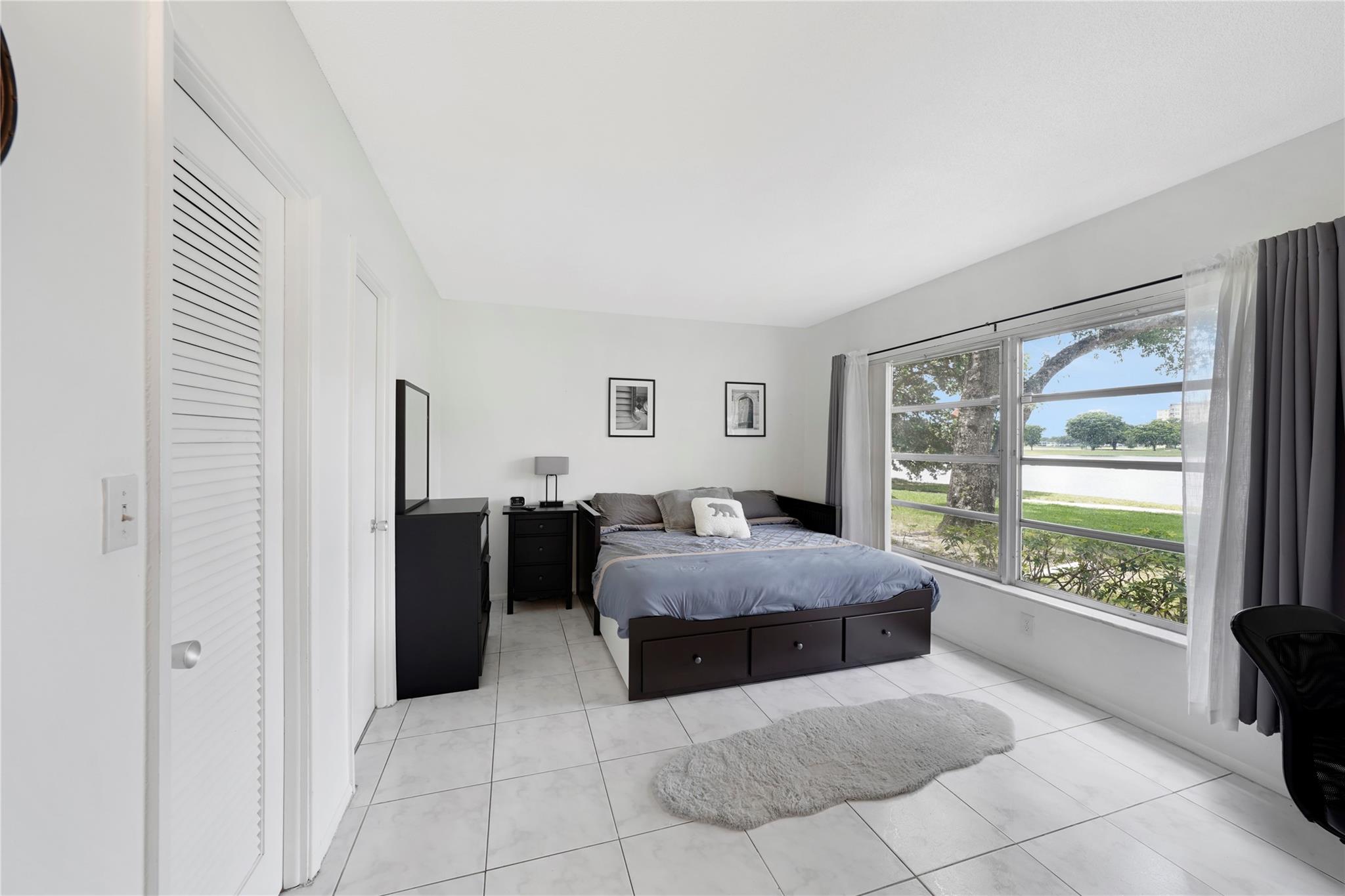2751 N Palm Aire Dr 102