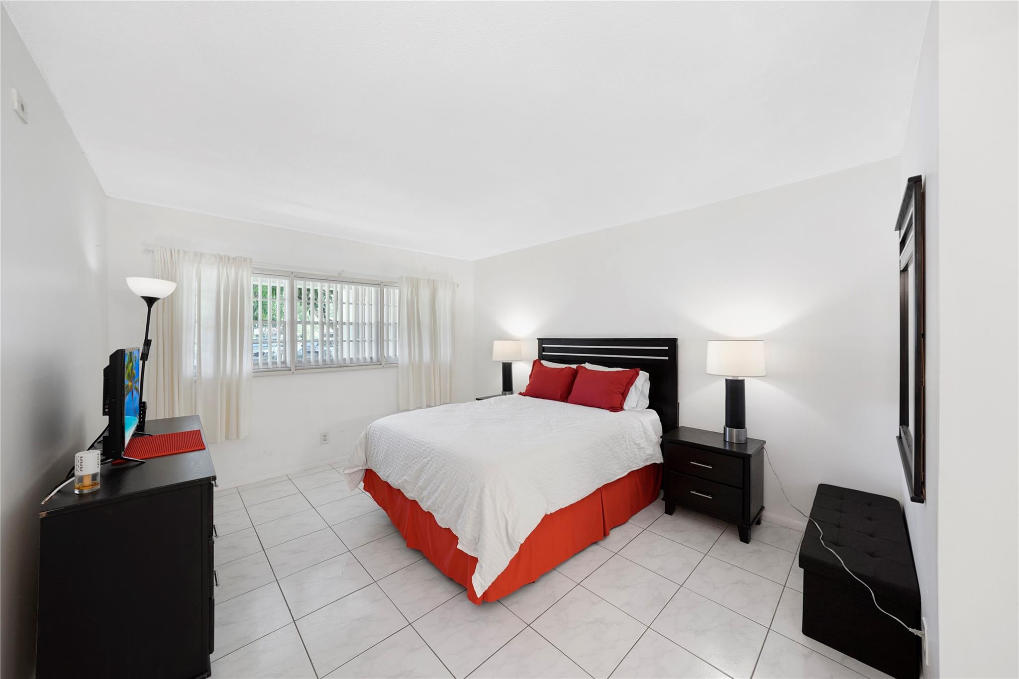 2751 N Palm Aire Dr 102
