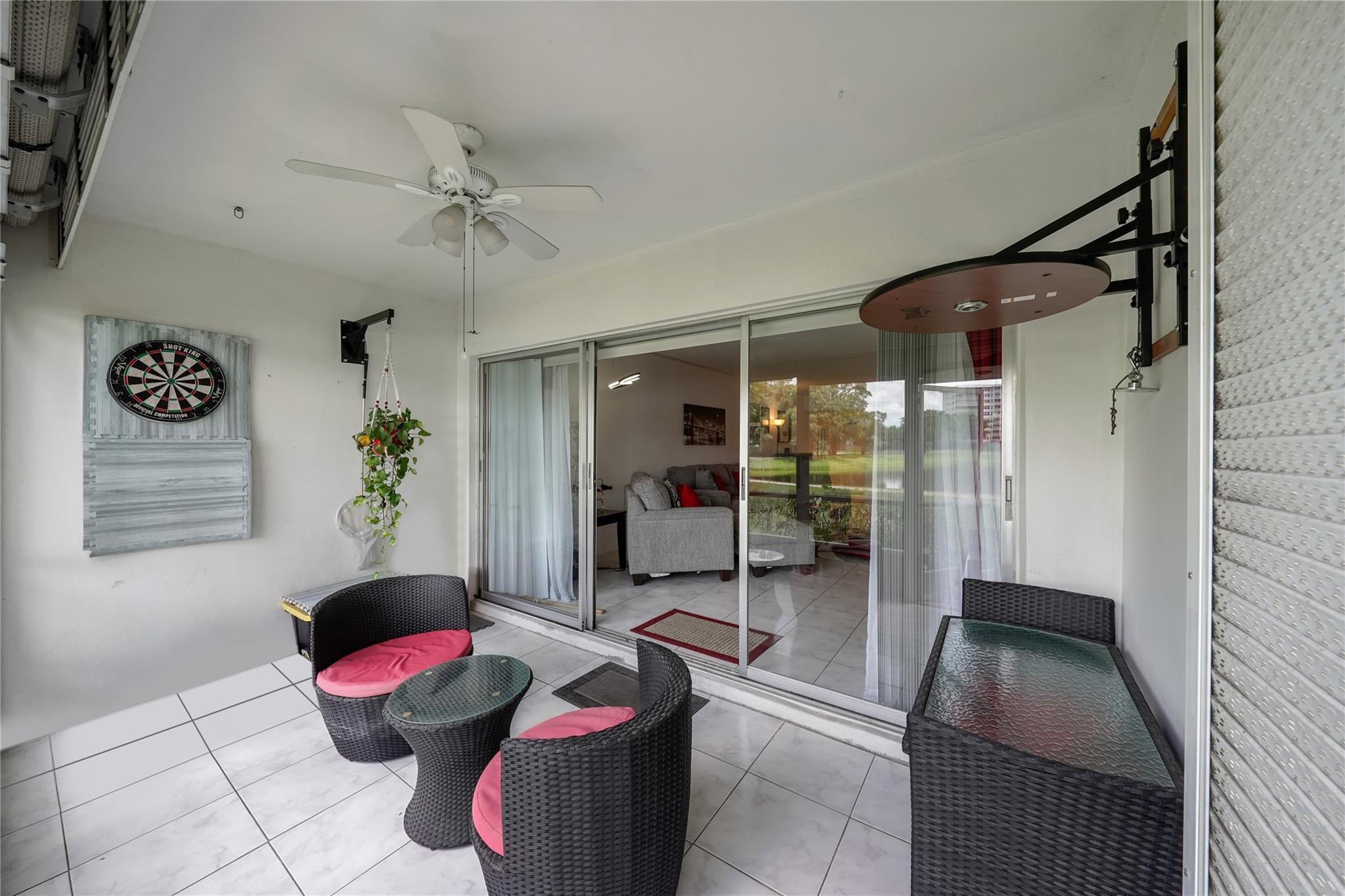 2751 N Palm Aire Dr 102