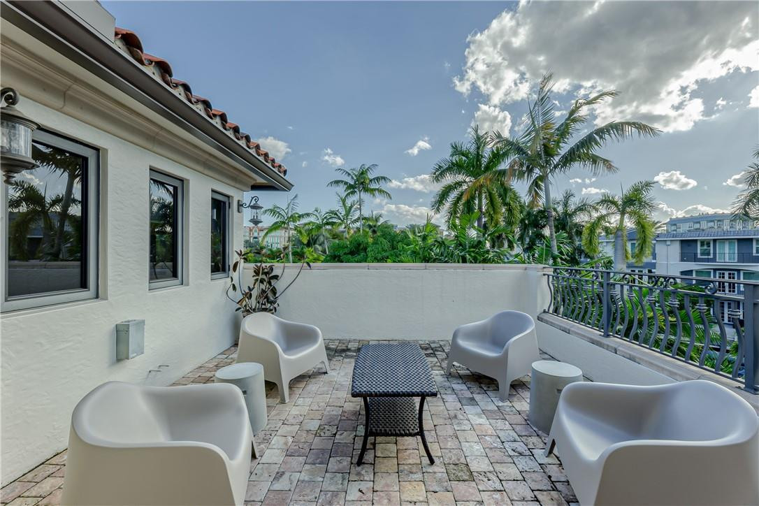 118 SE 11th Ave 118