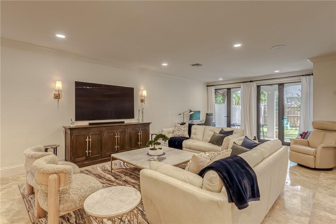 118 SE 11th Ave 118