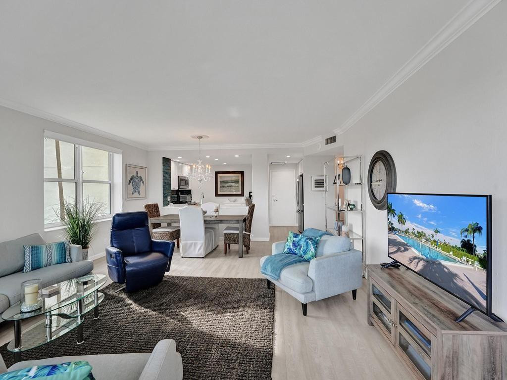 3200 NE 36th Street 215
