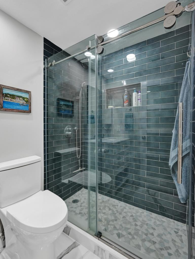 3200 NE 36th Street 215