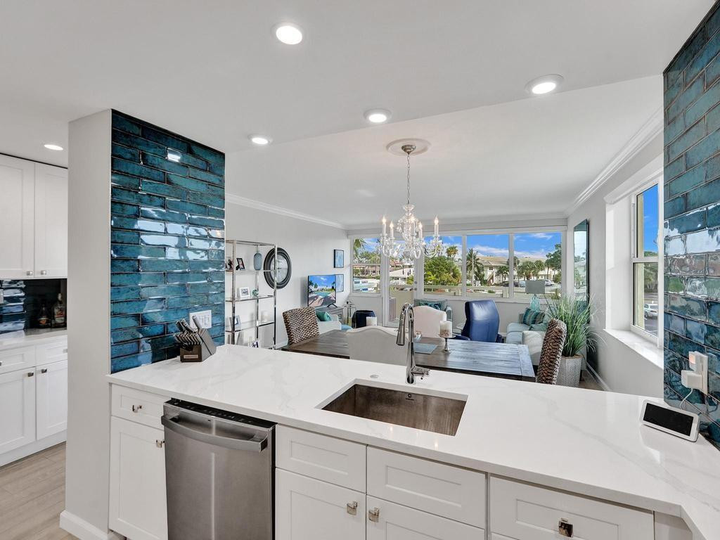 3200 NE 36th Street 215