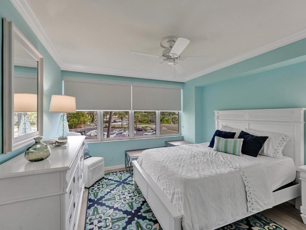 3200 NE 36th Street 215