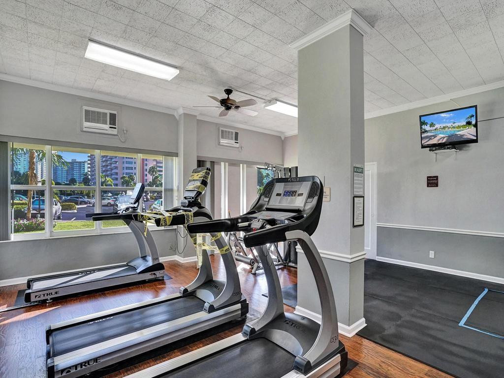 3200 NE 36th Street 215