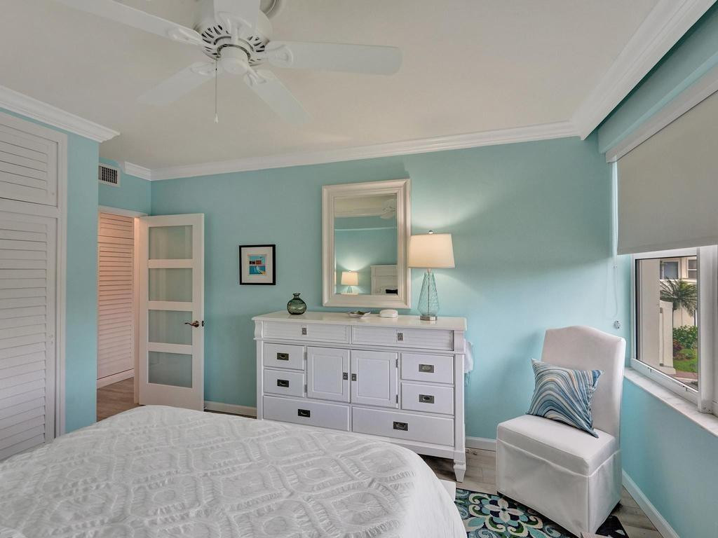 3200 NE 36th Street 215