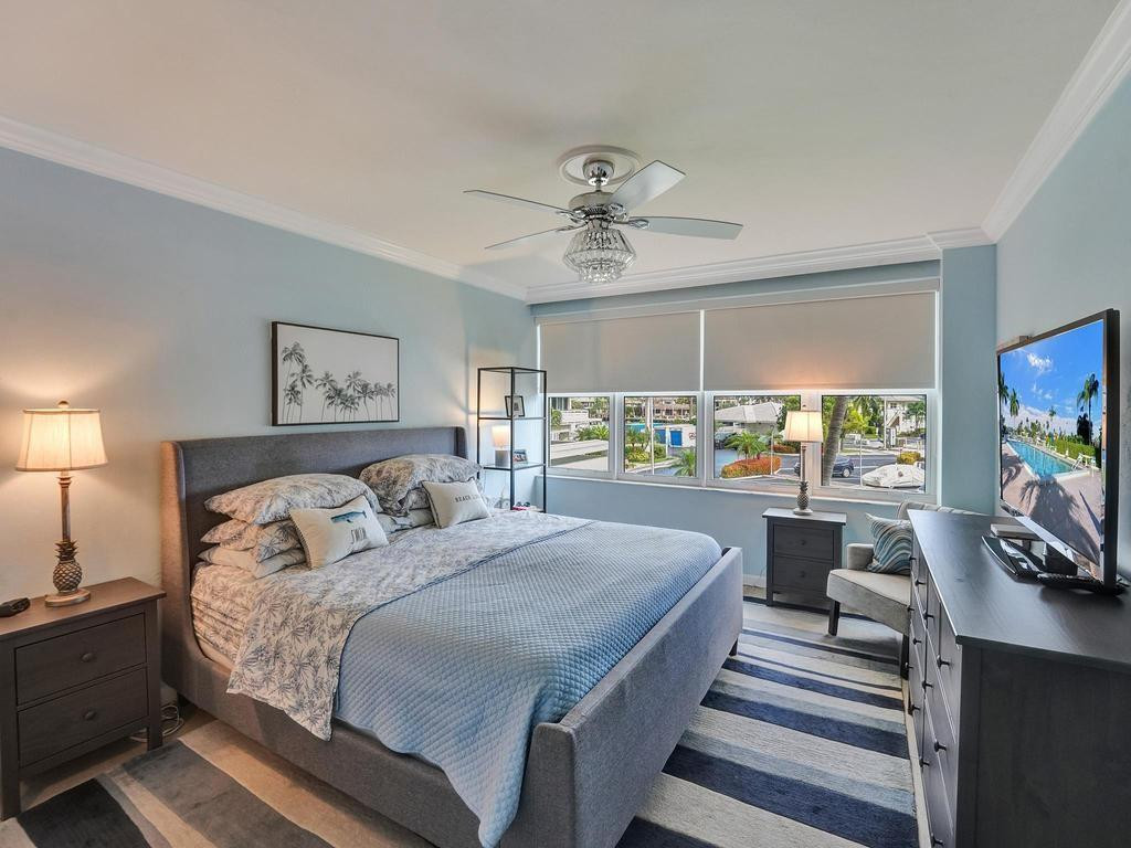3200 NE 36th Street 215