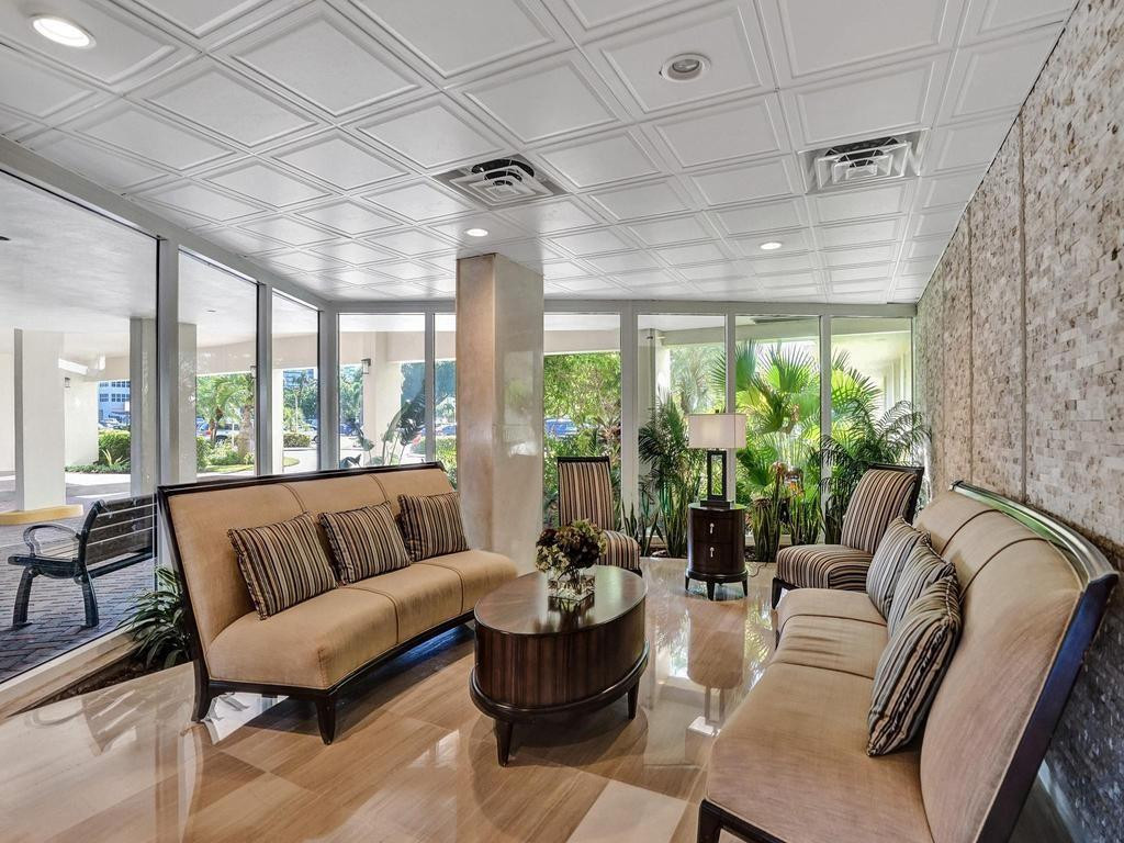 3200 NE 36th Street 215