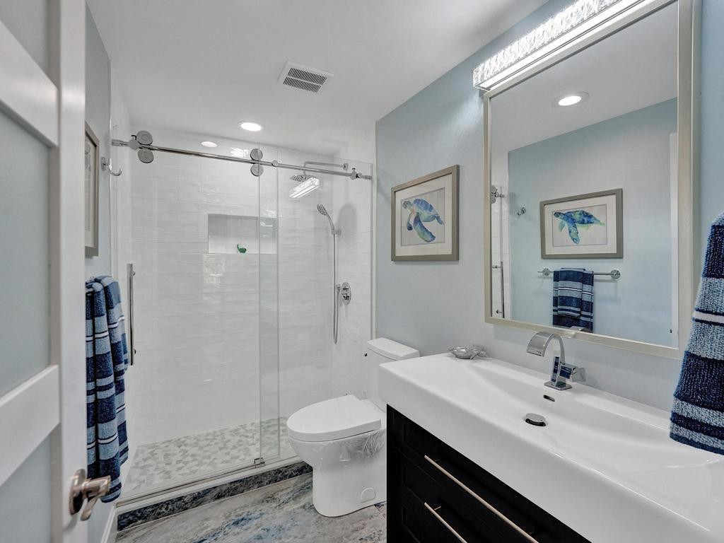 3200 NE 36th Street 215