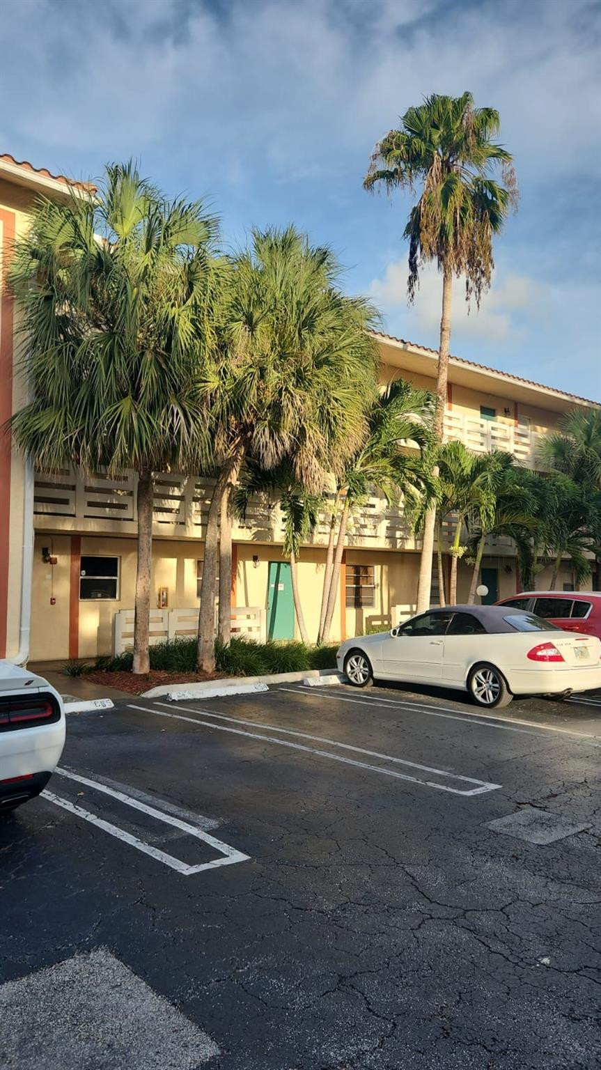 3271 NW 103rd Ter 202D