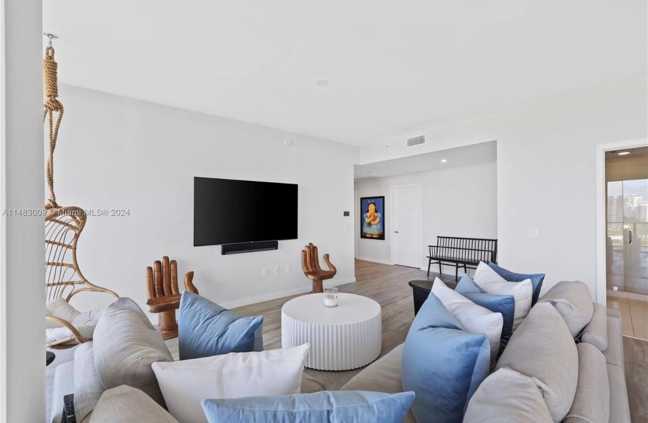 2200 N Ocean Blvd N704