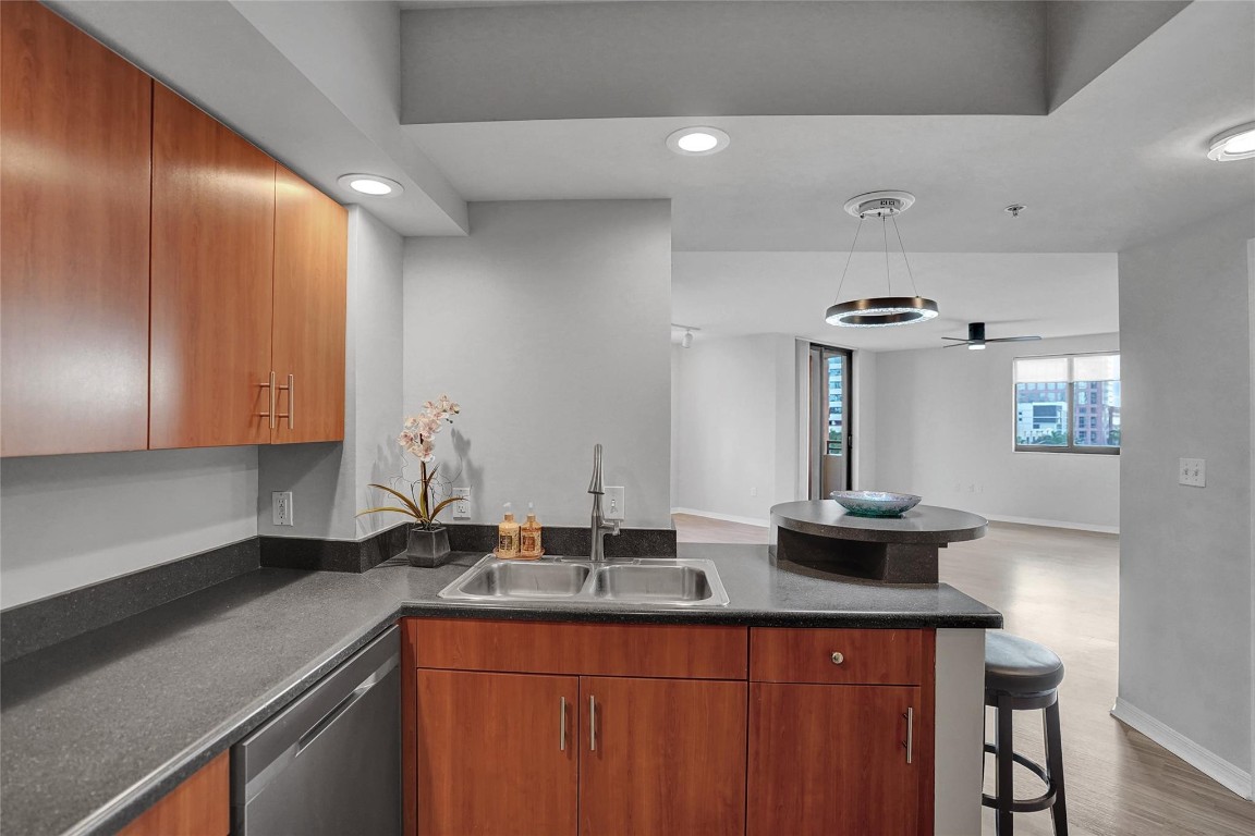 100 N Federal Highway 642