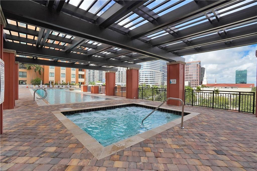 100 N Federal Highway 642