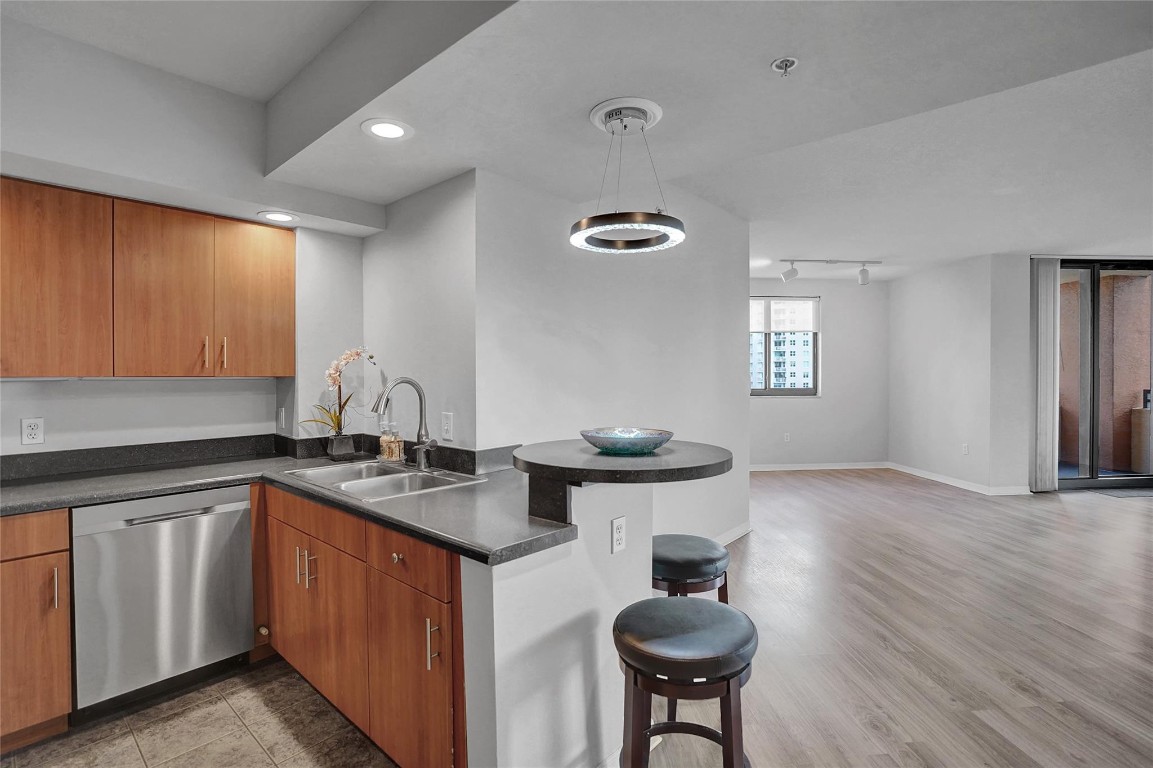 100 N Federal Highway 642