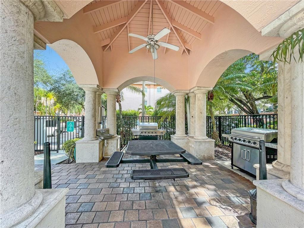 2107 SE 10th Ave 832