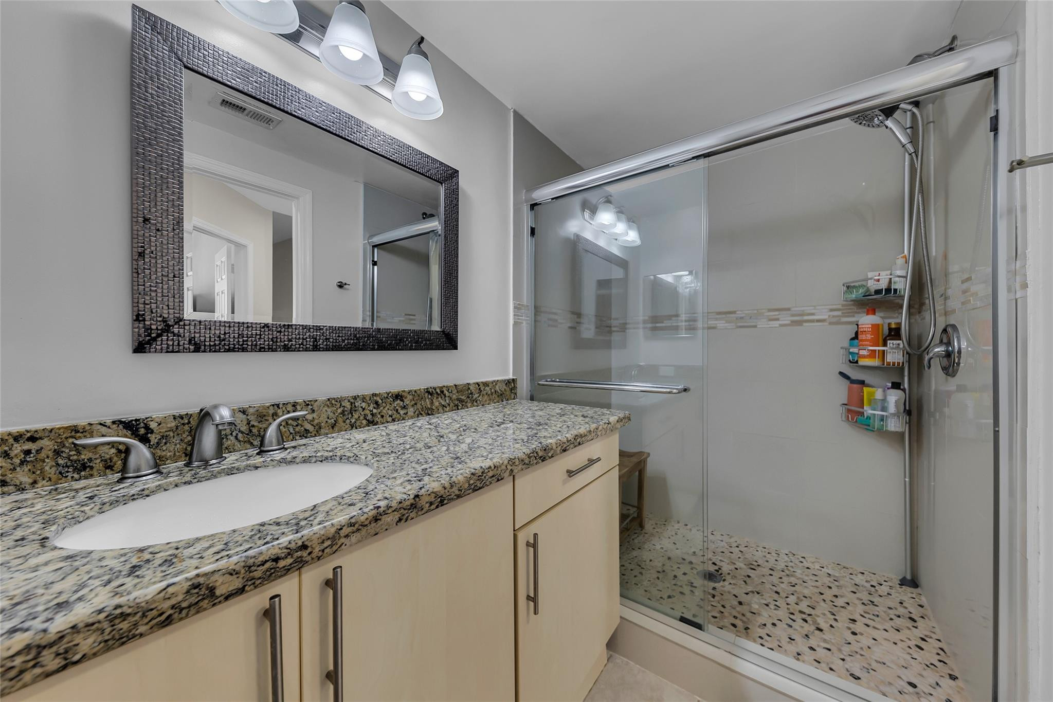 2107 SE 10th Ave 832