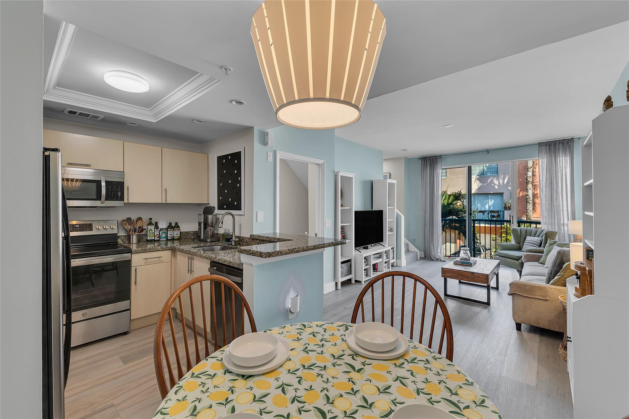 2107 SE 10th Ave 832