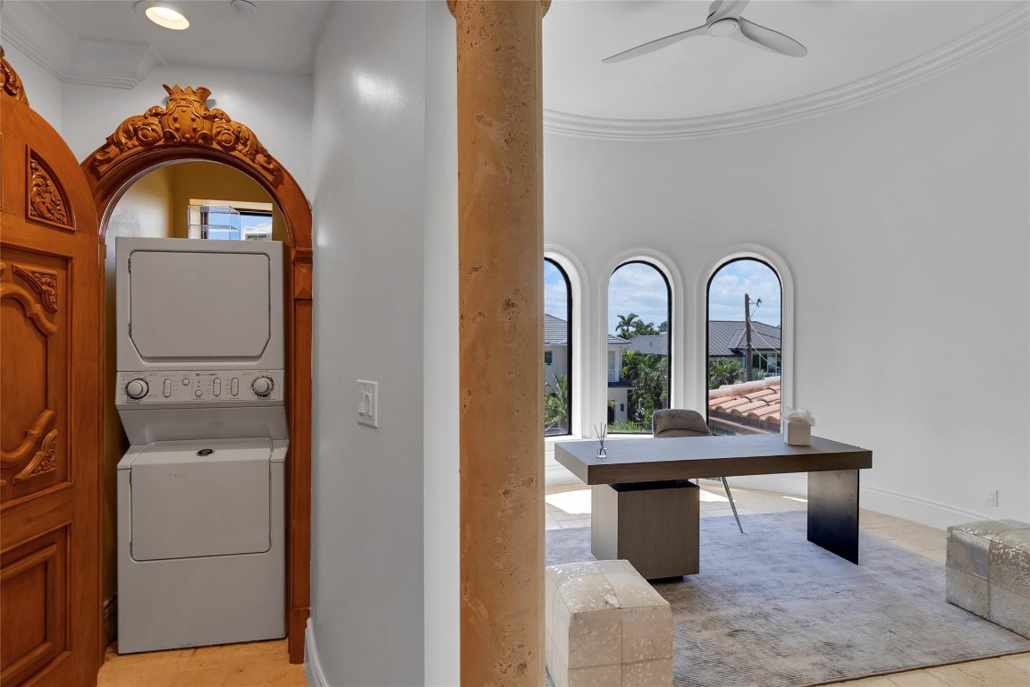 1011 Rhodes Villa Avenue