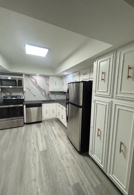 800 Parkview Dr 725
