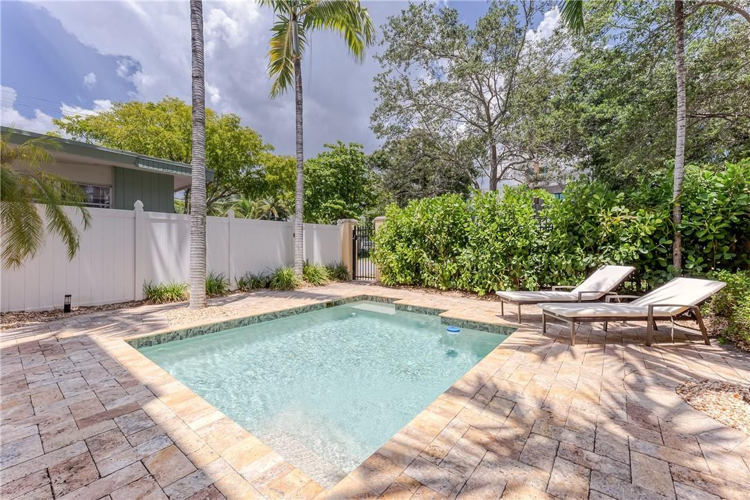 1206 NE 1st Street 1206